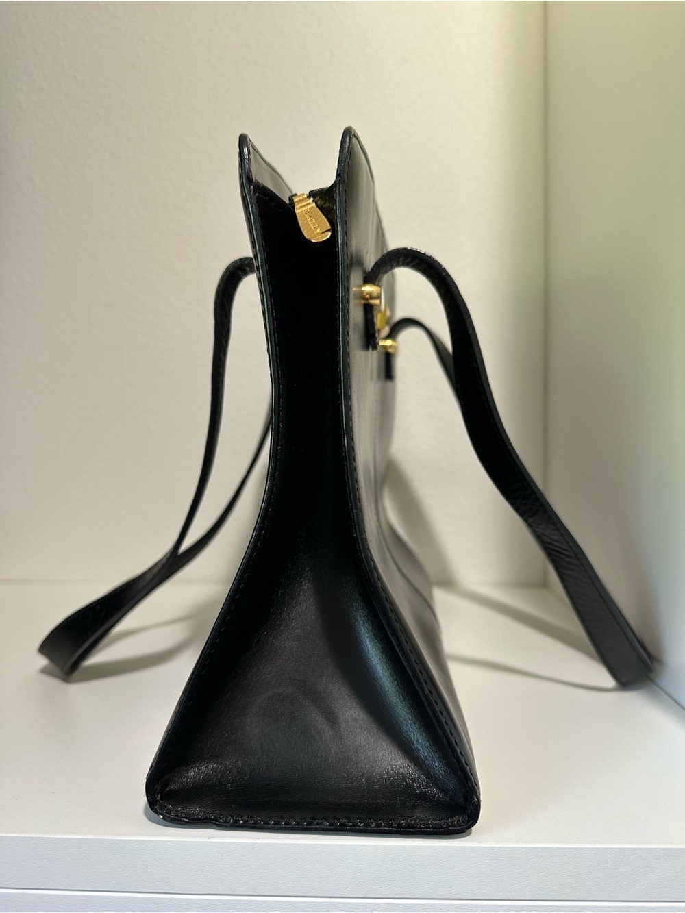 Bally Black Leather Shoulder Bag with Gold Logo Vintage leather made in Italy - Picture 4 of 9
